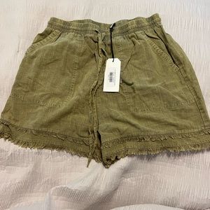 Green comfy boutique shorts